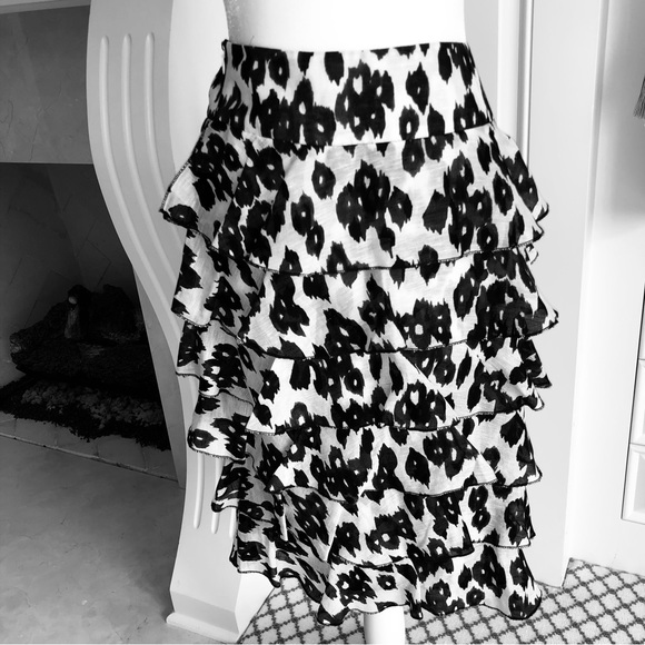 Worth Collection Blue, Black, and White Ikat Ruffled Skirt Size 8 - Picture 2 of 10